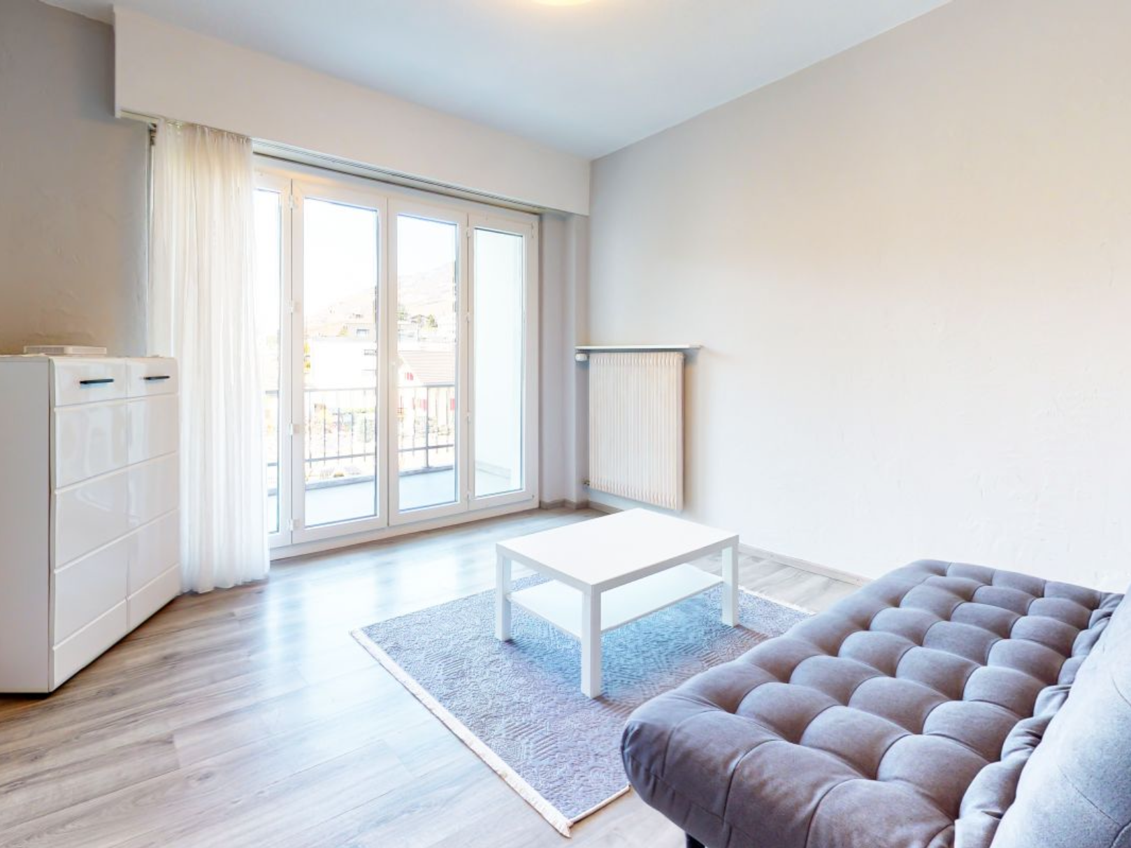 Jolie séjour dans un appartement rénové